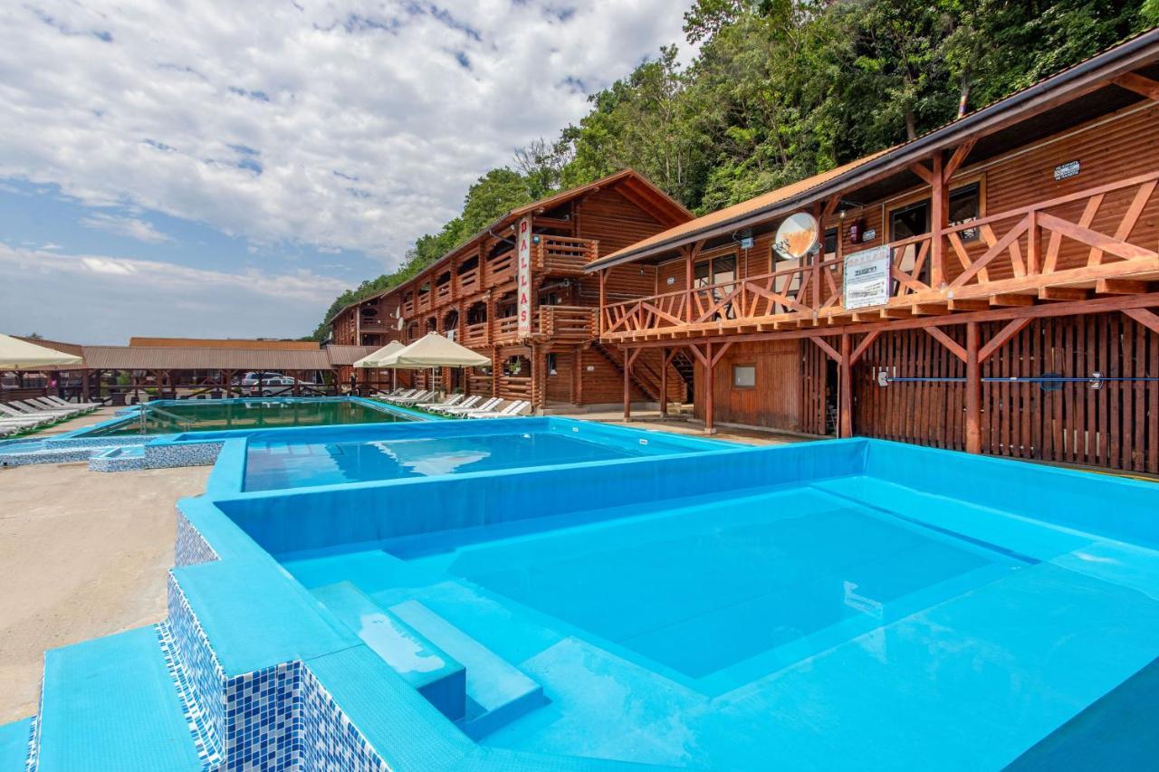 Dallas Hotel Sołotwyno