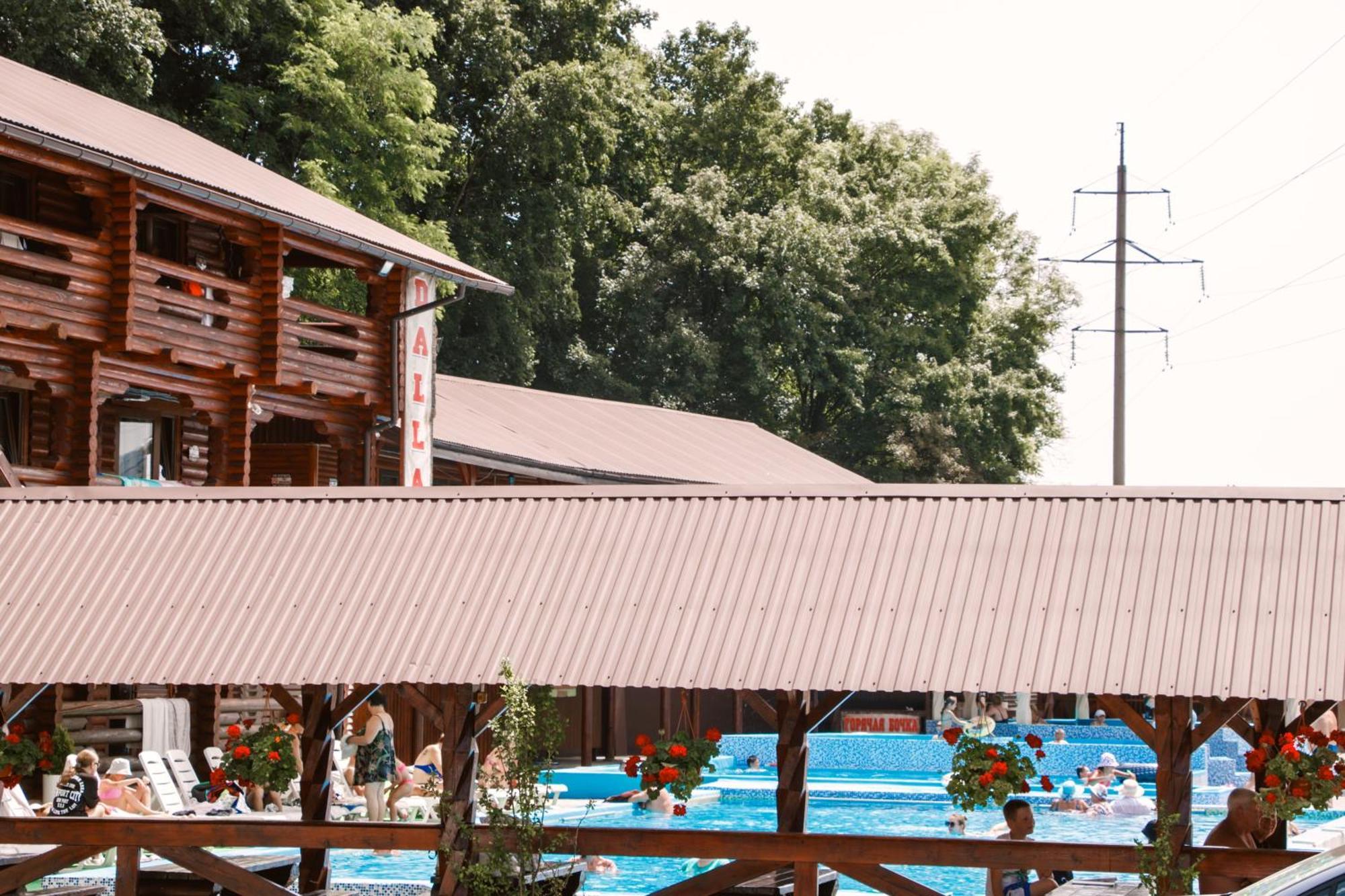 Dallas Hotel Sołotwyno